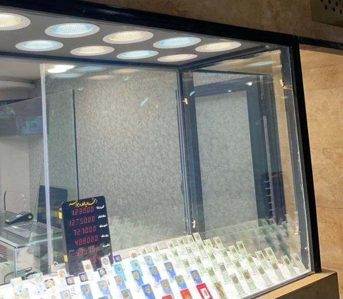 اجاره مغازه طلافروشی پاساژ پله برقی|اجارهٔ مغازه و غرفه|رشت, بازار|دیوار