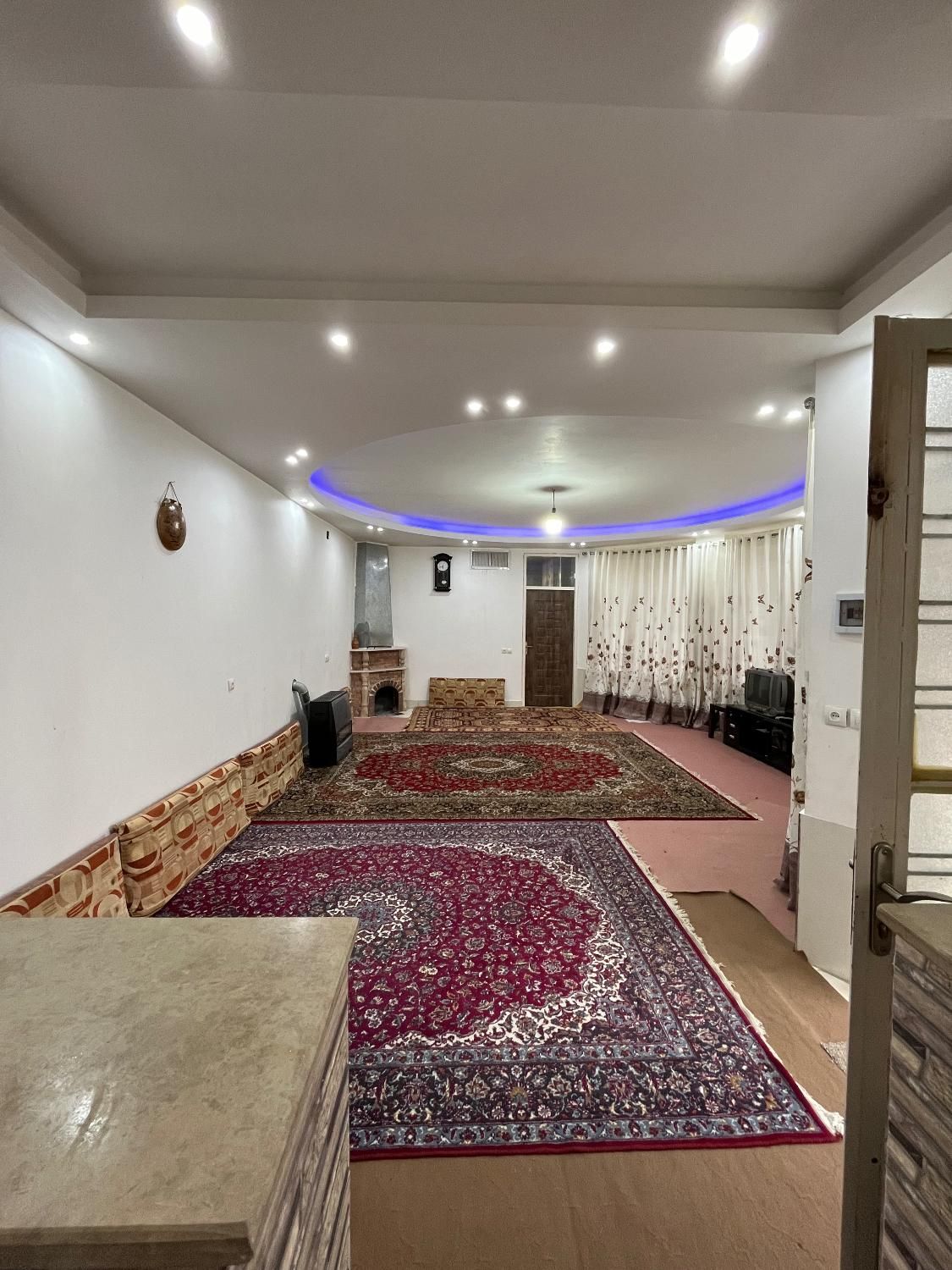 اجاره روزانه باغ ویلایی مرودشت ( سیدان )|اجارهٔ کوتاه‌مدت ویلا و باغ|مرودشت, تخت جمشید|دیوار