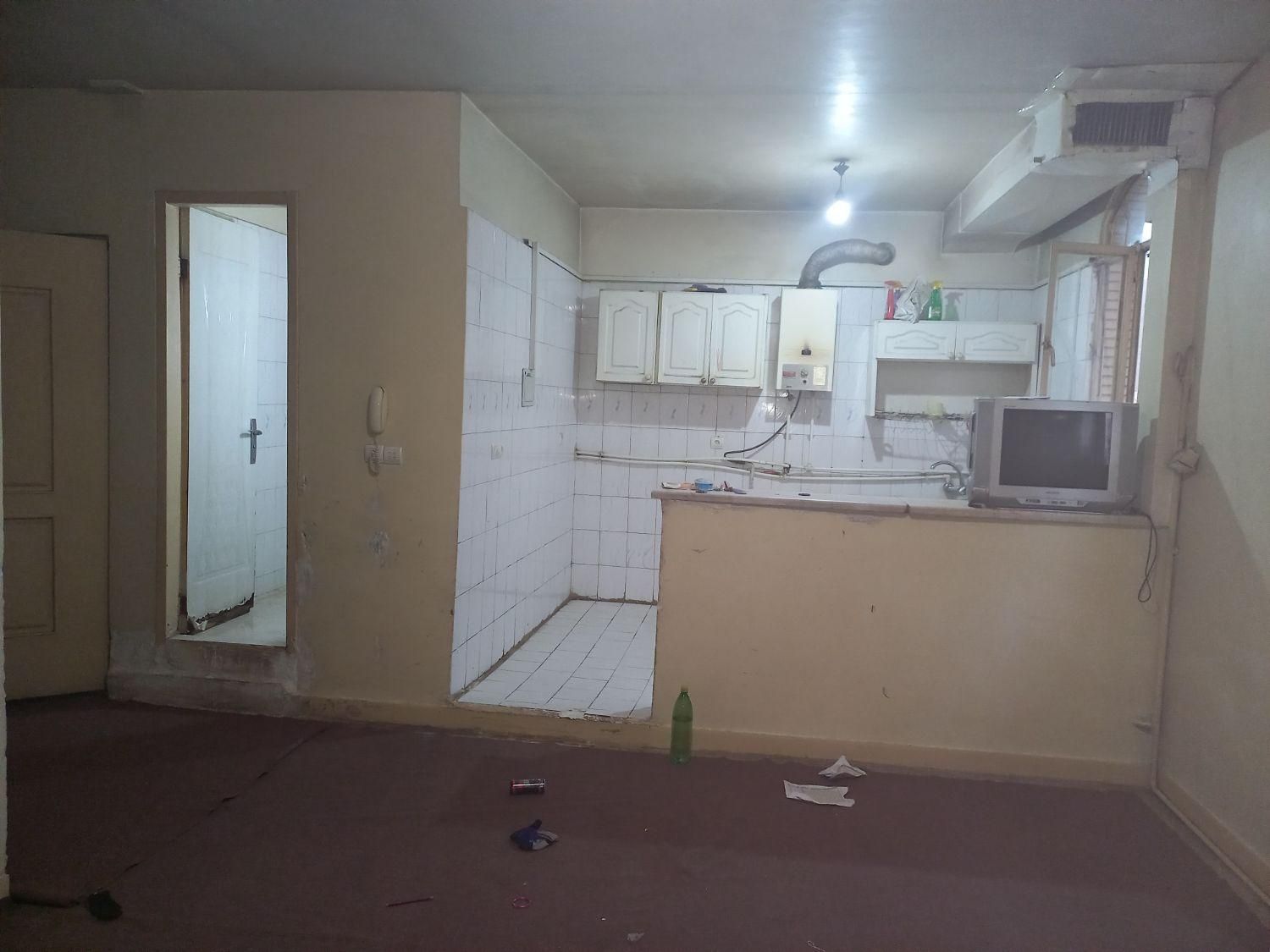 رهن آپارتمان ۵۰ متری ۱ خوابه طبقه ۴ در شهرک تختی|اجارهٔ آپارتمان|تهران, تختی|دیوار