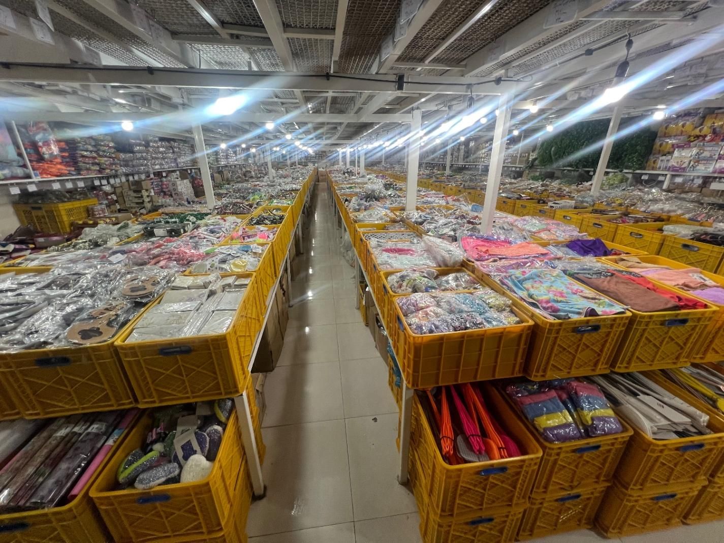 نیروی کمکی انبار|استخدام خدمات فروشگاه و رستوران|همدان, |دیوار