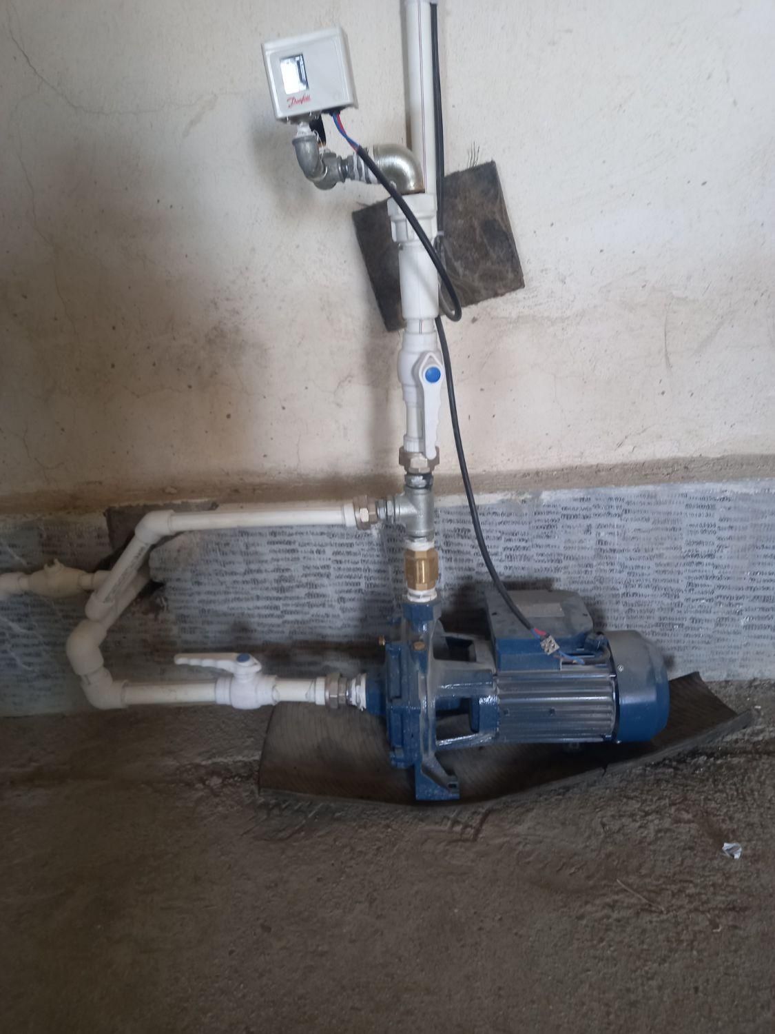 لوله‌بازکنی‌لوله‌کشی‌‌آبگرمکن‌بخاری‌‌‌پمپ‌اتوماتیک|خدمات پیشه و مهارت|کنگاور, |دیوار