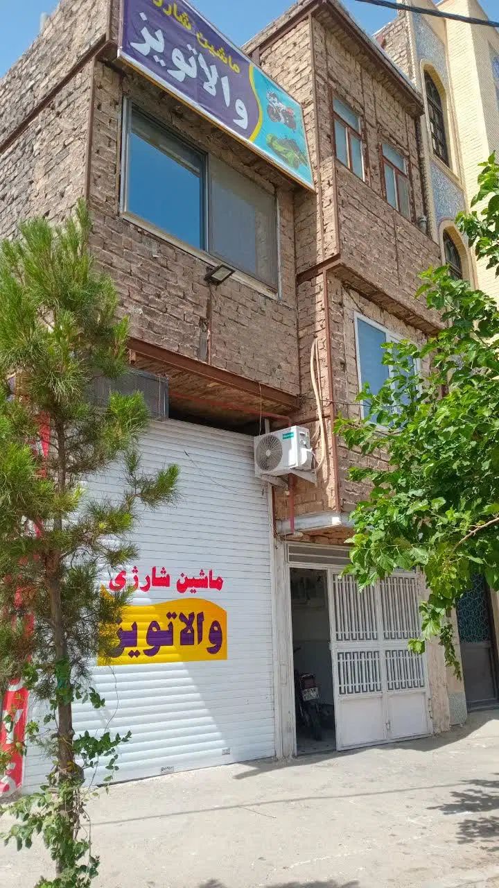 مغازه همکف و زیر زمین به متراژ ۲۰۰ دو طبقه|اجارهٔ مغازه و غرفه|قم, شهر قائم|دیوار