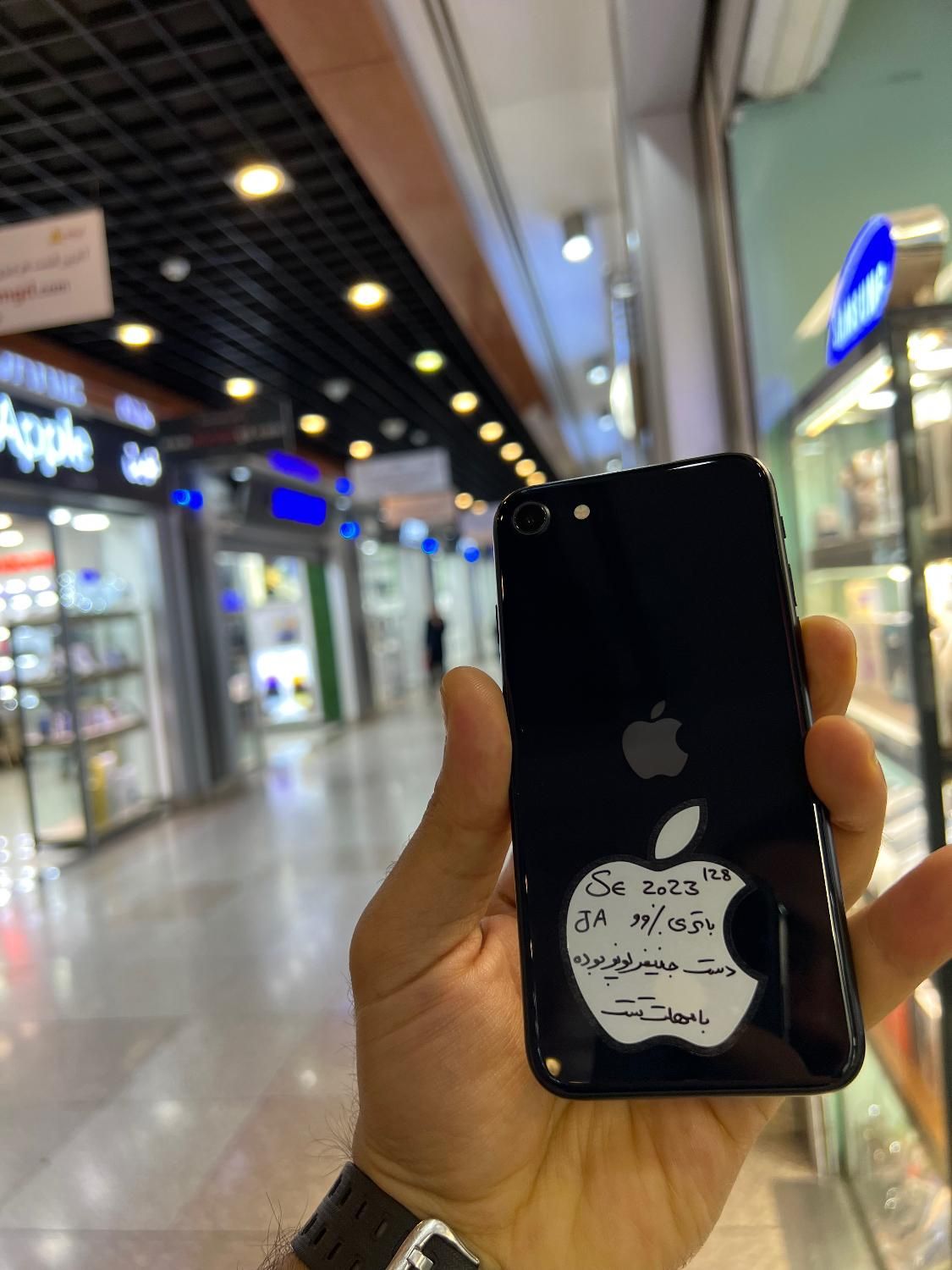 Iphone se 2022 128|موبایل|تهران, شیخ هادی|دیوار