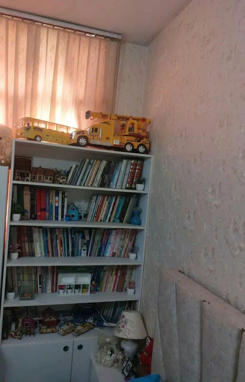 کتابخانه، ویترین|کتابخانه، شلف، قفسه‌های دیواری|تهران, ائمه اطهار|دیوار