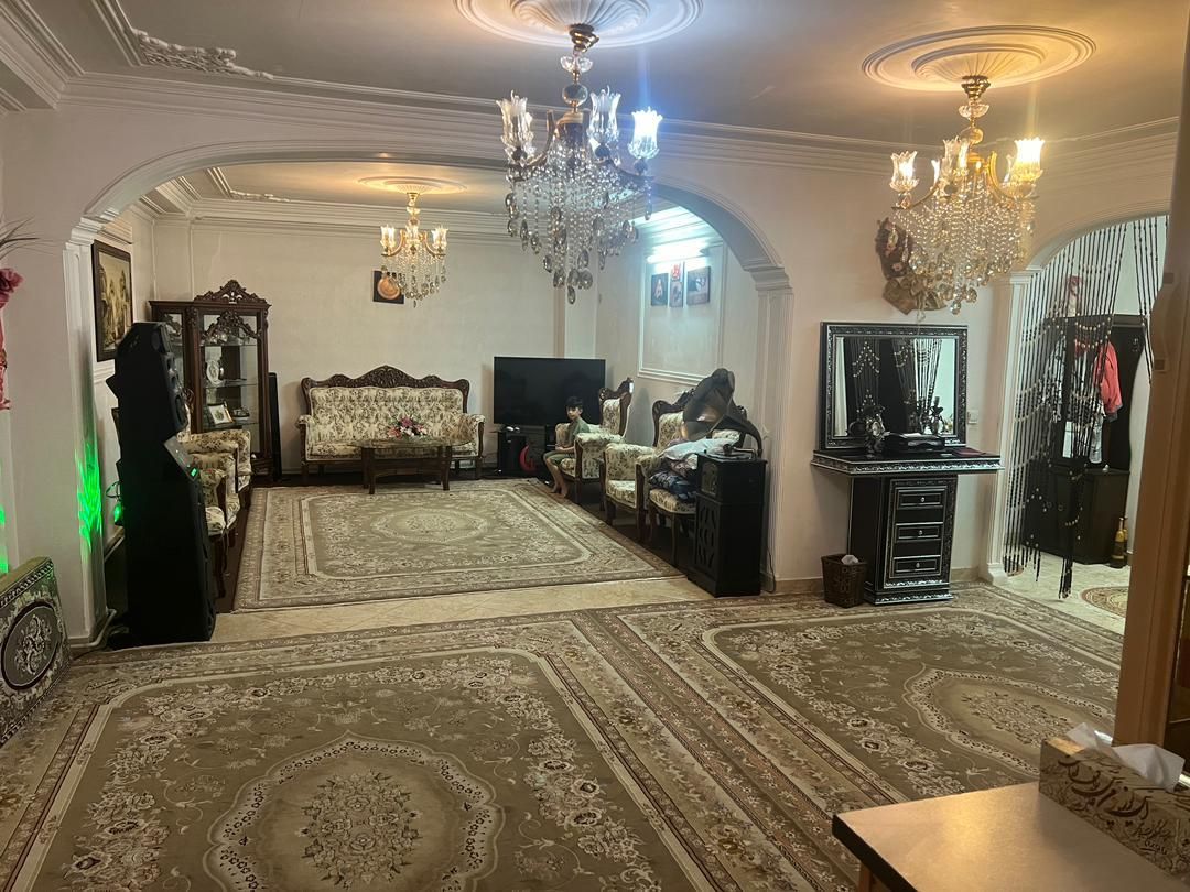 فروش‌آپارتمان۱۳۲متر/طبقه‌یک/تک‌واحدی/طالقانی‌شمالی|فروش آپارتمان|ابهر, |دیوار