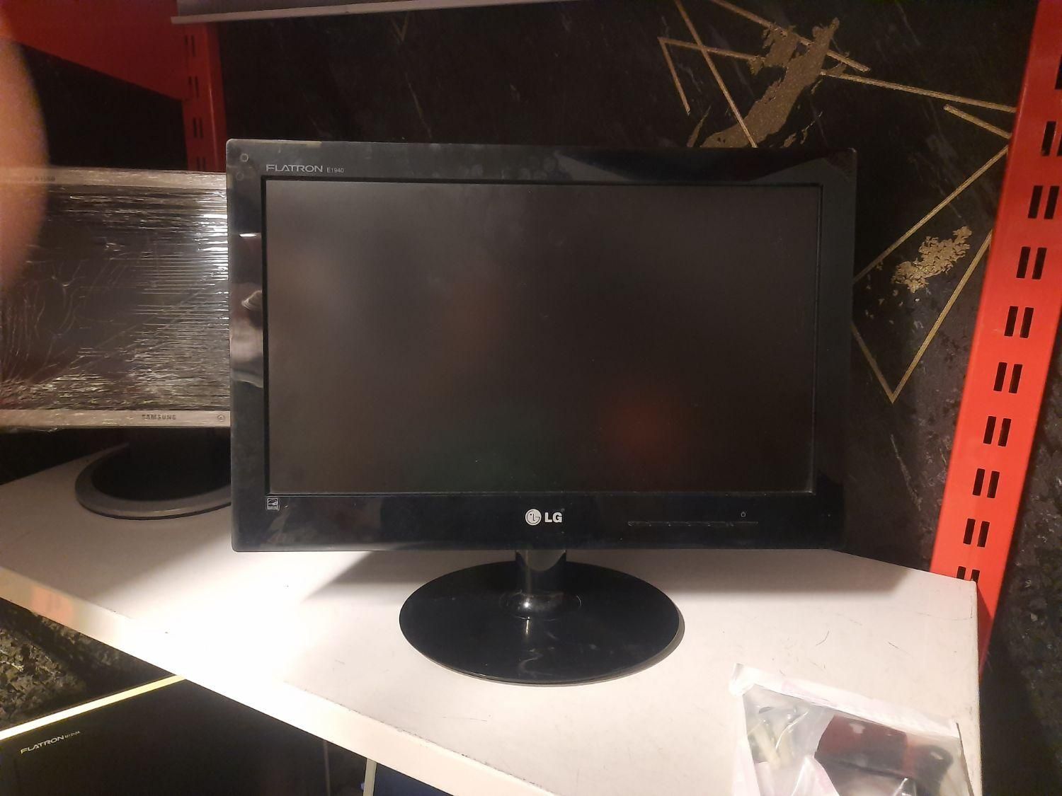 فروش انواع مانیتور کارکرده با ضمانت|قطعات و لوازم جانبی رایانه|تهران, نیروی هوایی (پیروزی)|دیوار