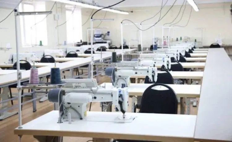 تعدادی چرخکار و بردست مانتو دوز نیازمندیم|استخدام صنعتی، فنی، مهندسی|مشهد, پنجتن|دیوار