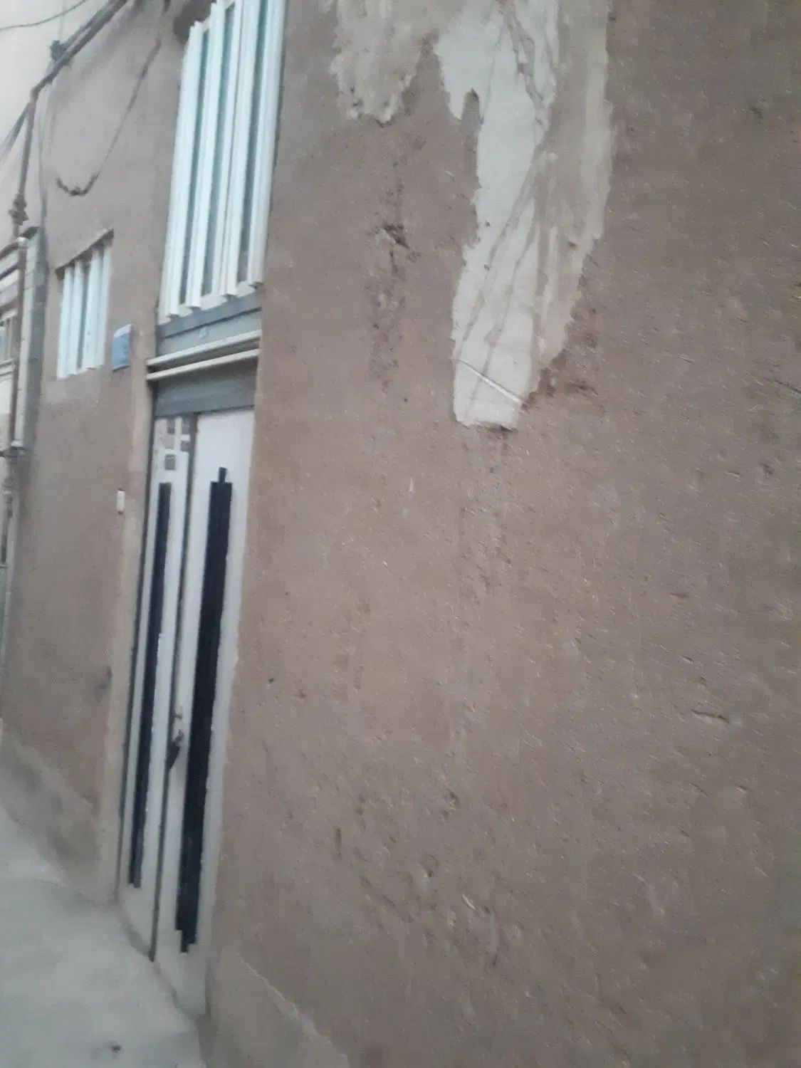 خانه دربست کوچه روشن و یک راه خیابان شریعتی۵۵متری|اجارهٔ خانه و ویلا|کاشان, گبرها|دیوار