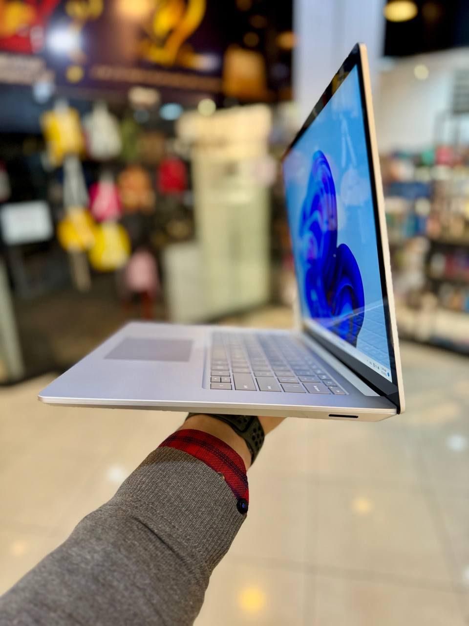 سرفیس لپتاپ ۳ نقره ای مشکی i7-16-512|رایانه همراه|تهران, مهران|دیوار