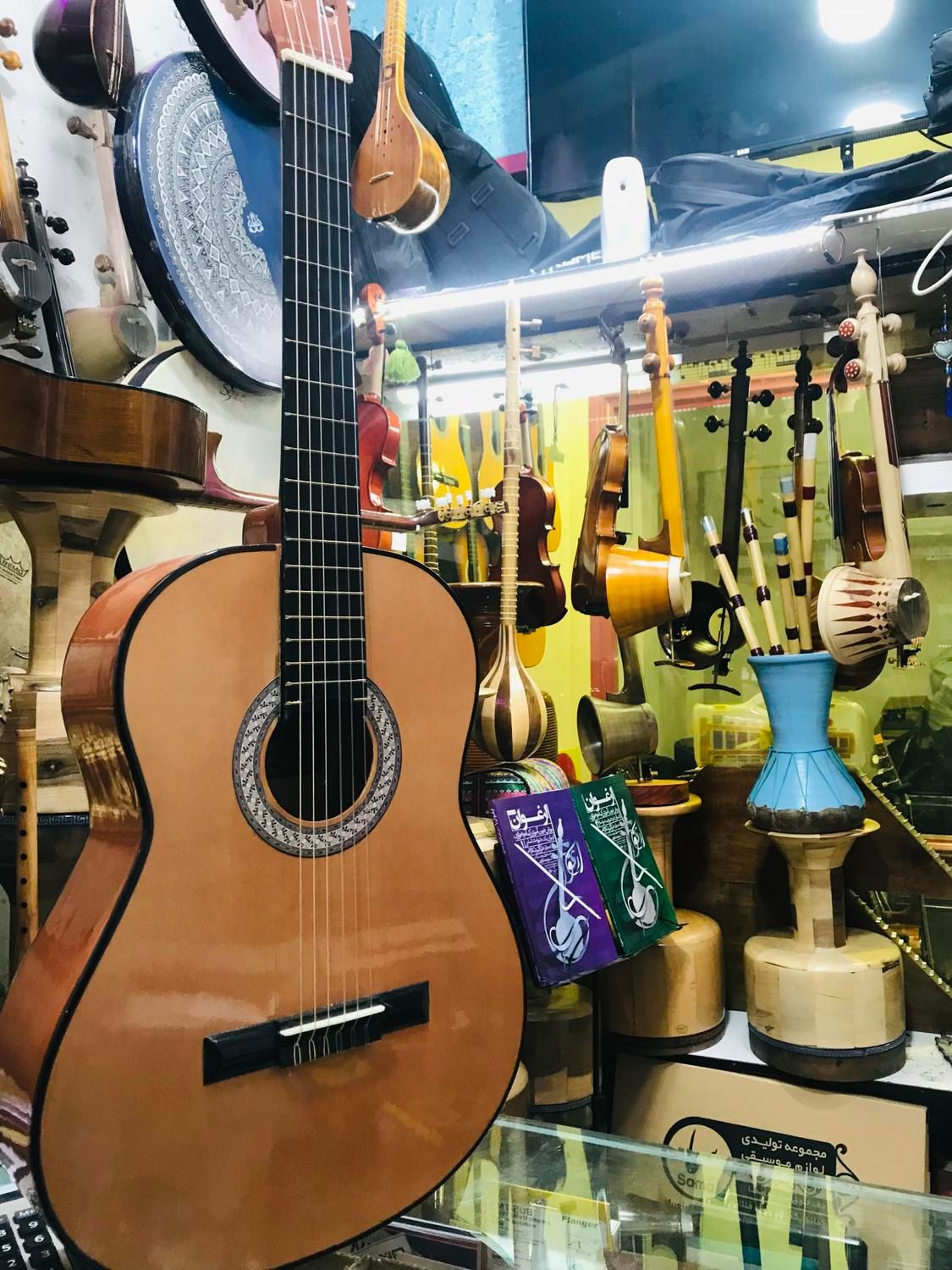 گیتار یاماها c70|گیتار، بیس، امپلیفایر|خرمآباد, |دیوار