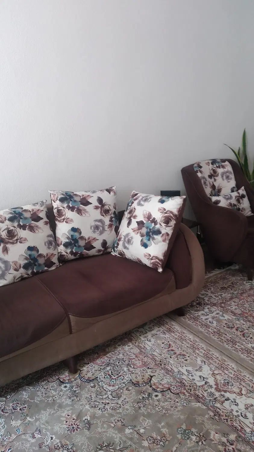 مبلمان راحتی در حد نو نو|مبلمان خانگی و میز عسلی|مشهد, بهارستان|دیوار