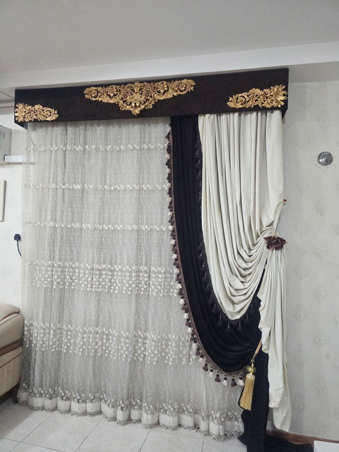 پرده سالن پذیرایی بدون کتیبه|پرده، رانر، رومیزی|اهواز, کوی باهنر|دیوار