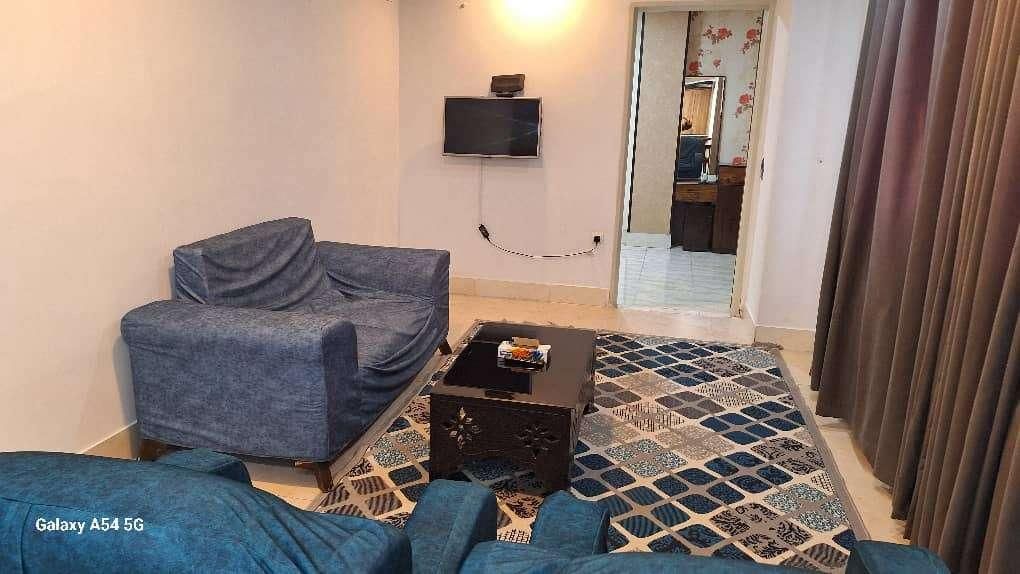 سوییت.هتل آپارتمان.سوئیت.منزل مبله.خانه مسافر|اجارهٔ کوتاه‌مدت آپارتمان و سوئیت|شیراز, باغ تخت|دیوار