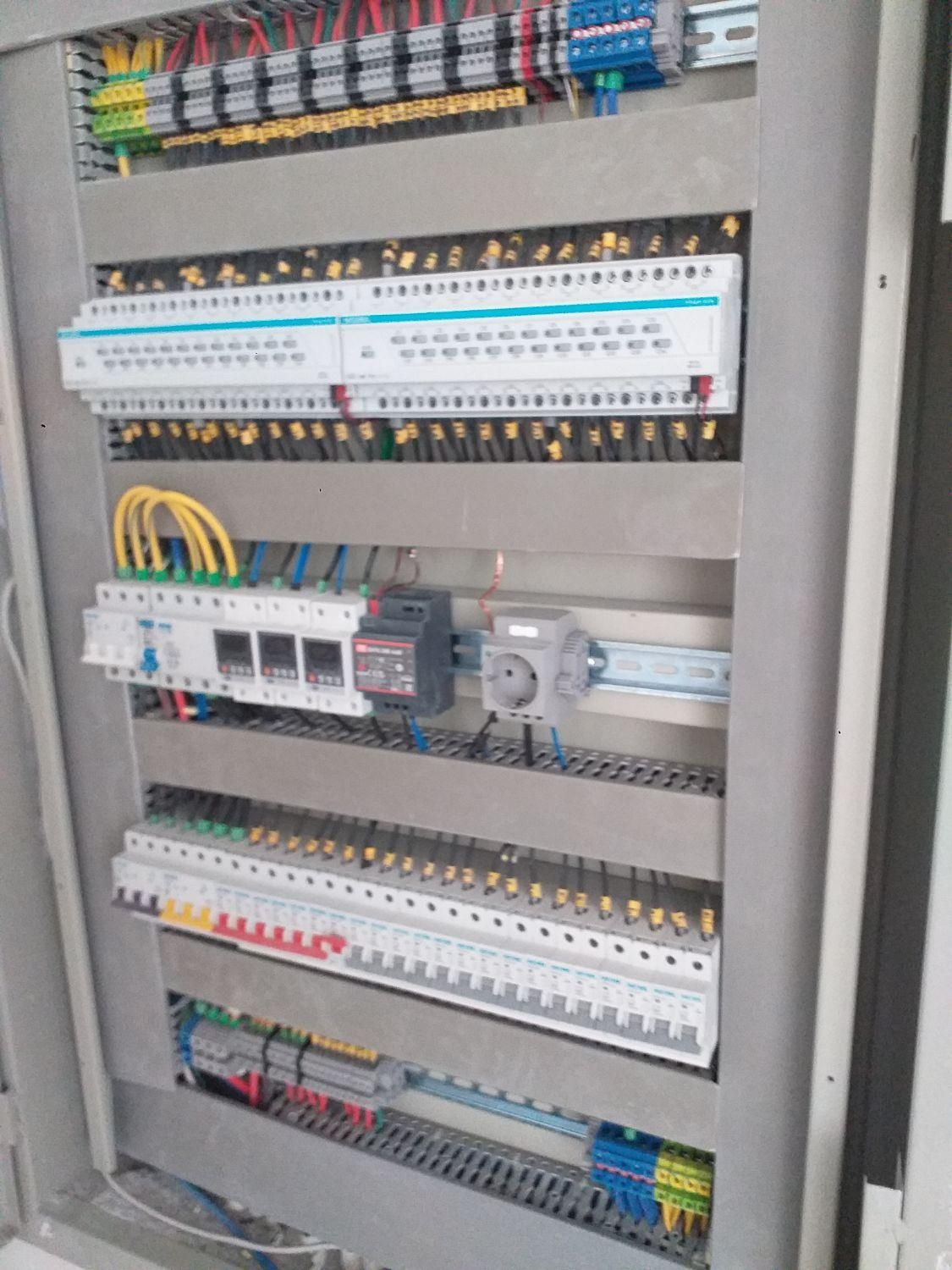 برقکار|خدمات پیشه و مهارت|هشتگرد, فاز ۱ مهستان|دیوار