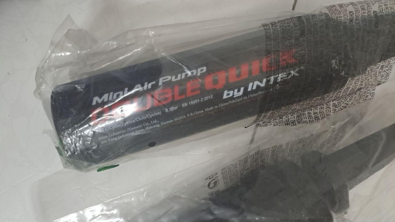 پمپ باد دستی اینتکس برای بادکردن بادکنک|اسباببازی|مشهد, شهید فرامرز عباسی|دیوار