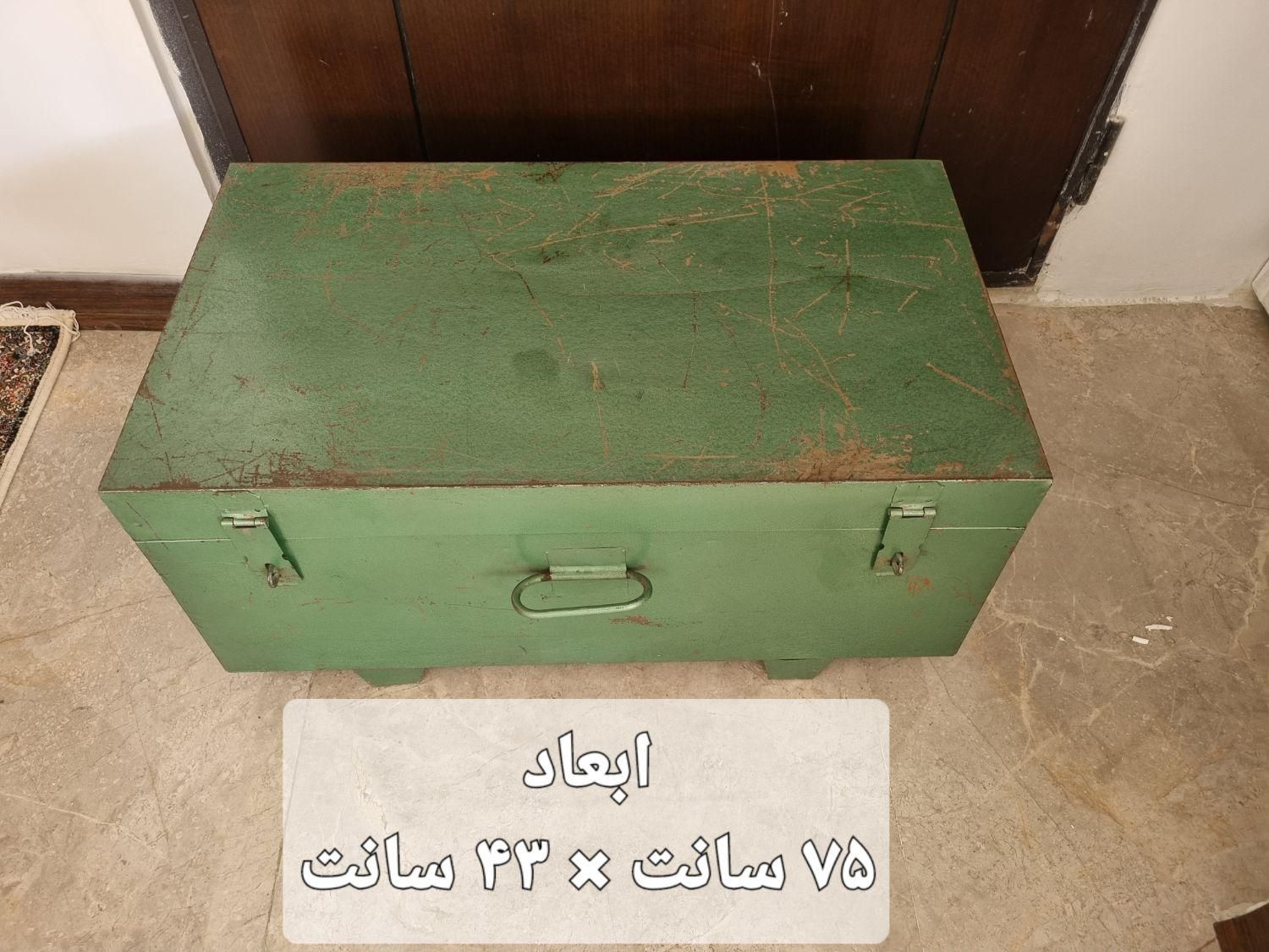 چمدان عتیقه آنتیک تمام فلز قدمت بالای ۵۰ سال سالم|کلکسیون اشیاء عتیقه|مشهد, امیریه|دیوار