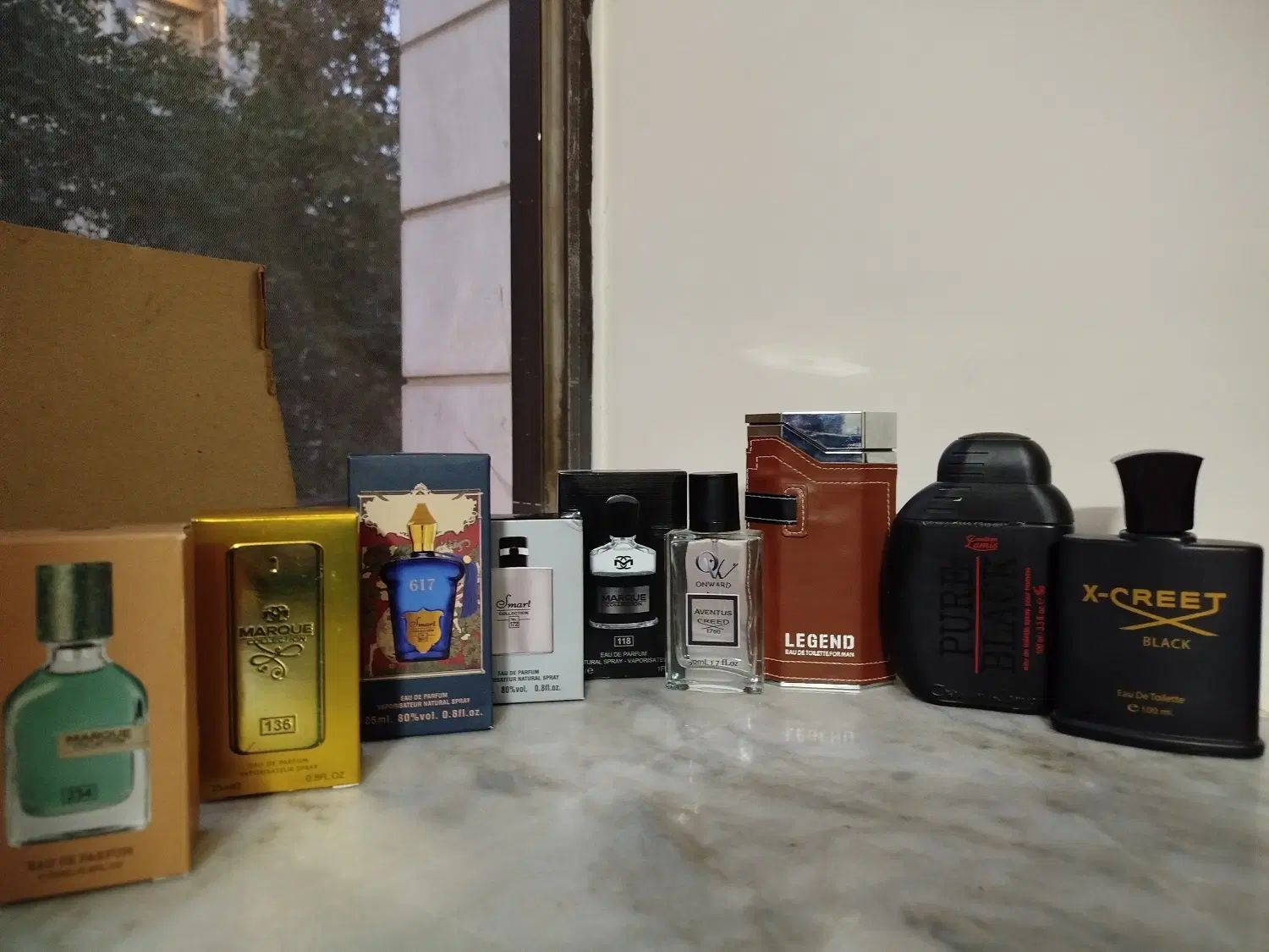 تعداد زیادی شیشه خالی عطر با جعبه|آرایشی، بهداشتی، درمانی|مشهد, کوه سنگی|دیوار
