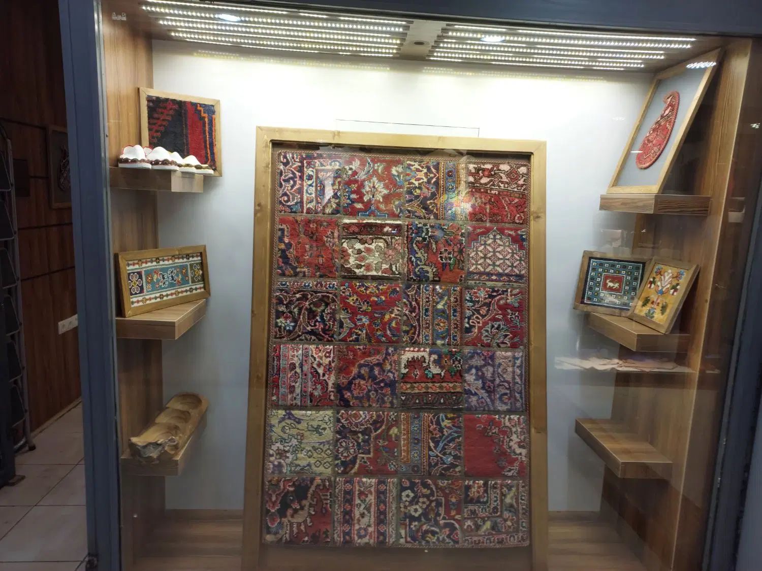 اجاره مغازه مرکز خرید پاسارگاد ۲۳ متر طبقه همکف|اجارهٔ مغازه و غرفه|تهران, ستارخان|دیوار