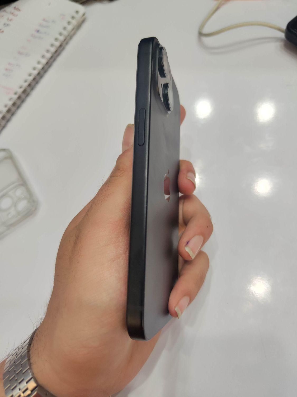 اپل iPhone 15 normal با حافظهٔ ۵۱۲ گیگابایت معاوضه|موبایل|مشهد, عامل|دیوار
