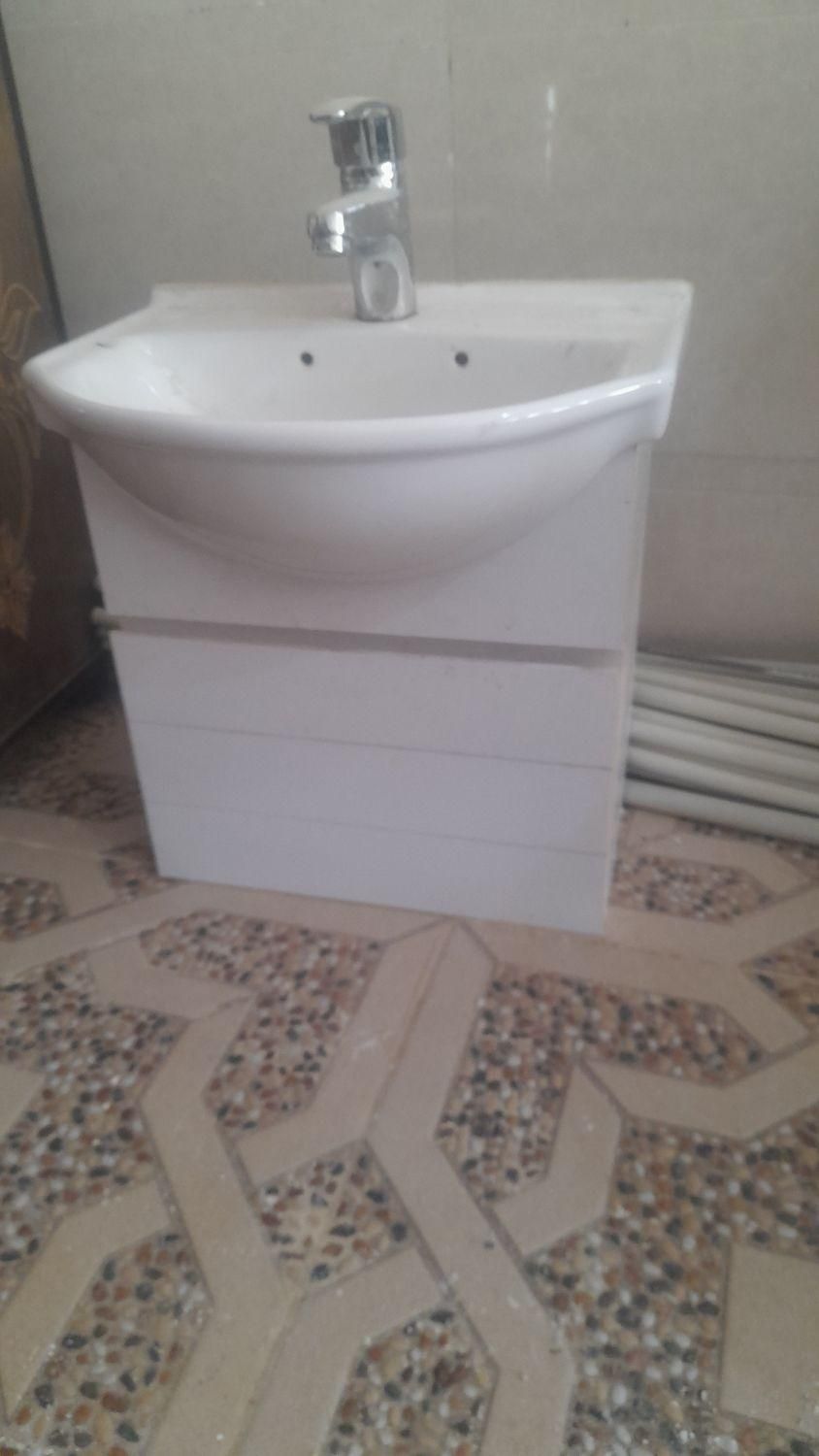 روشویی با کابینت وشیر اهرمی نو|لوازم سرویس بهداشتی|دورود, |دیوار