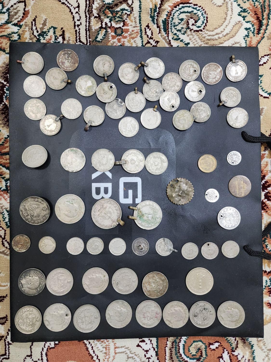 ی سری وسایل وسکه|کلکسیون اشیاء عتیقه|کبودرآهنگ, |دیوار