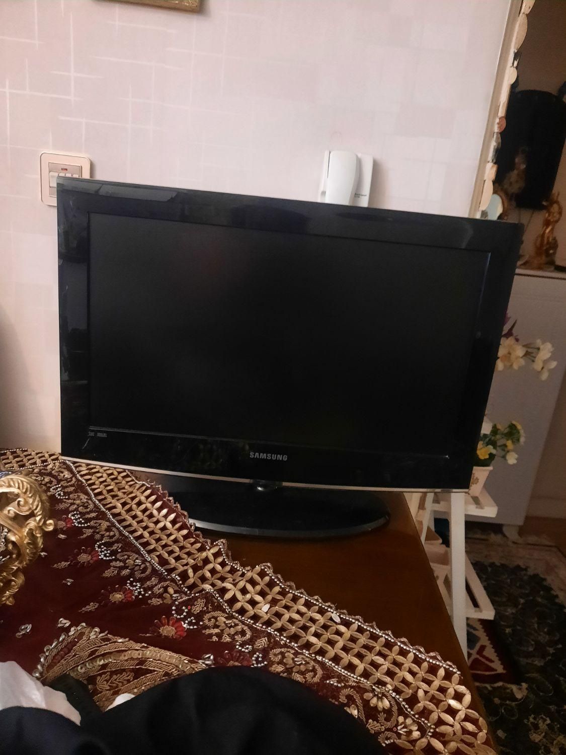 تلوزیون‌۲۶‌اینچ‌‌ال‌سی‌دی‌سالم|تلویزیون و پروژکتور|تهران, سلسبیل جنوبی|دیوار
