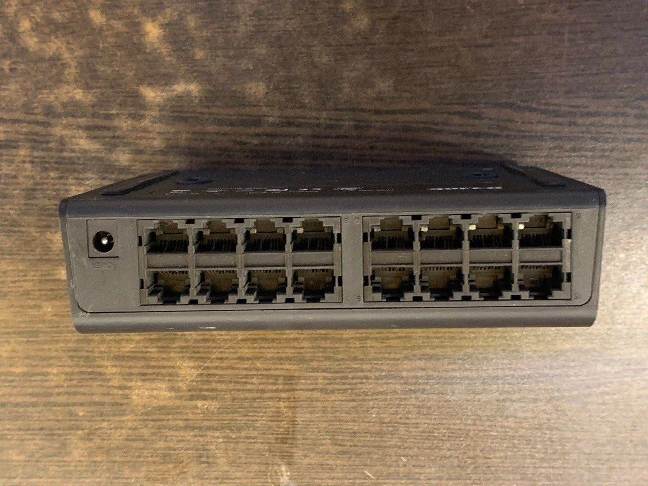 سوئیچ شبکه D-Link DES-1016A|مودم و تجهیزات شبکه|مشهد, وکیل‌آباد|دیوار
