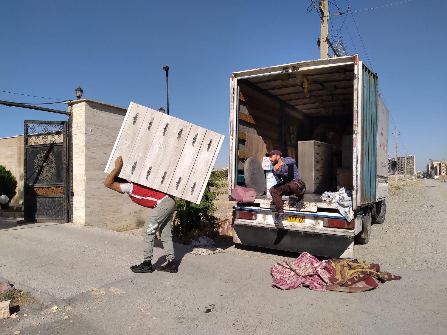 *باربری جوان *فردیس مارلیک اهری وحدت اندیشه|خدمات حمل و نقل|فردیس, منظریه|دیوار