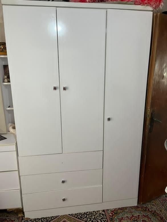 تنکابن سرویس تخت کمدلباس و دلاور بخاطرنقل مکان|تخت و سرویس خواب|تنکابن, |دیوار