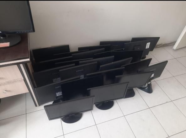 مانیتورهای LCD و LED در سایزهای 15-17-19 و بالاتر|قطعات و لوازم جانبی رایانه|خرم‌آباد, |دیوار