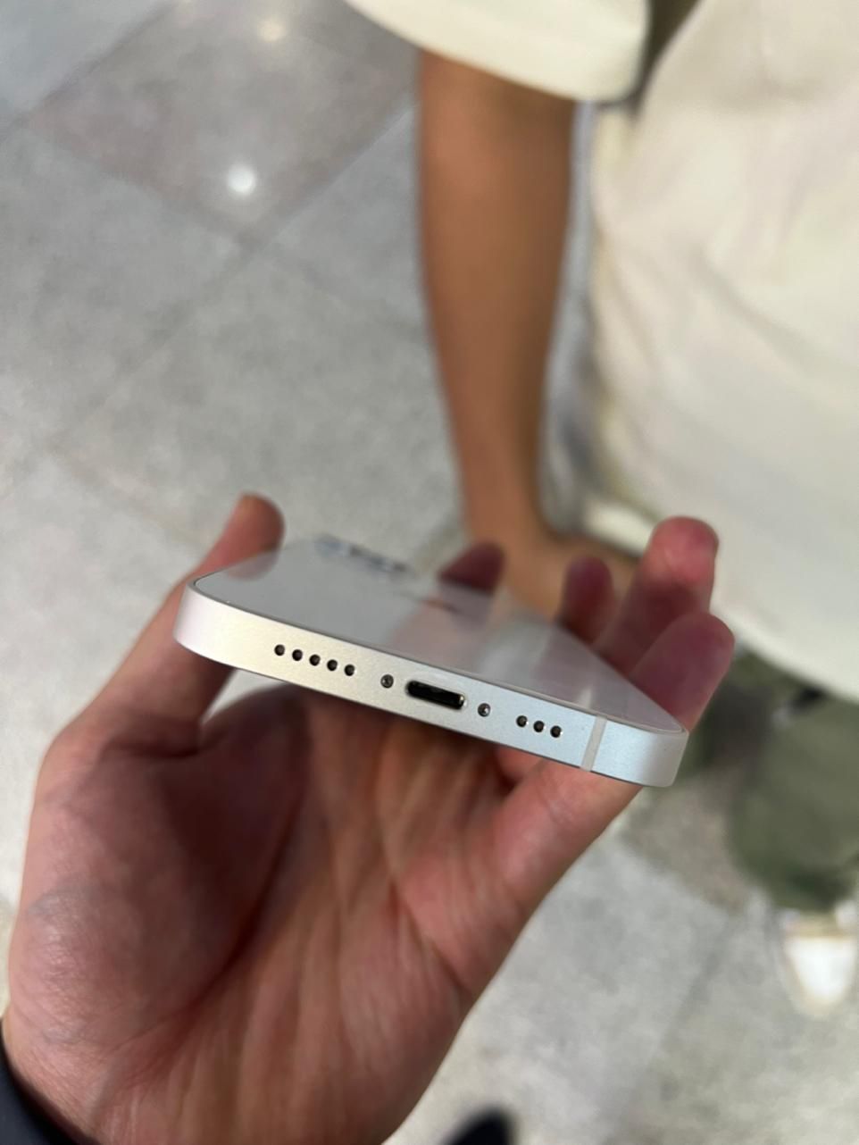 اپل iPhone 13 با حافظهٔ ۱۲۸ باتری ۸۷ درصد|موبایل|شهریار, |دیوار