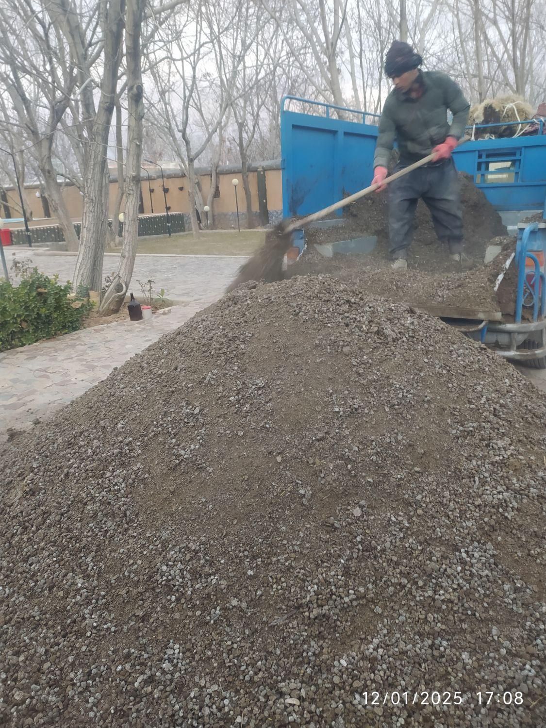 کود گوسفندی خالص پوسیده تحویل کار|خدمات باغبانی و درختکاری|شیراز, گل سرخ|دیوار