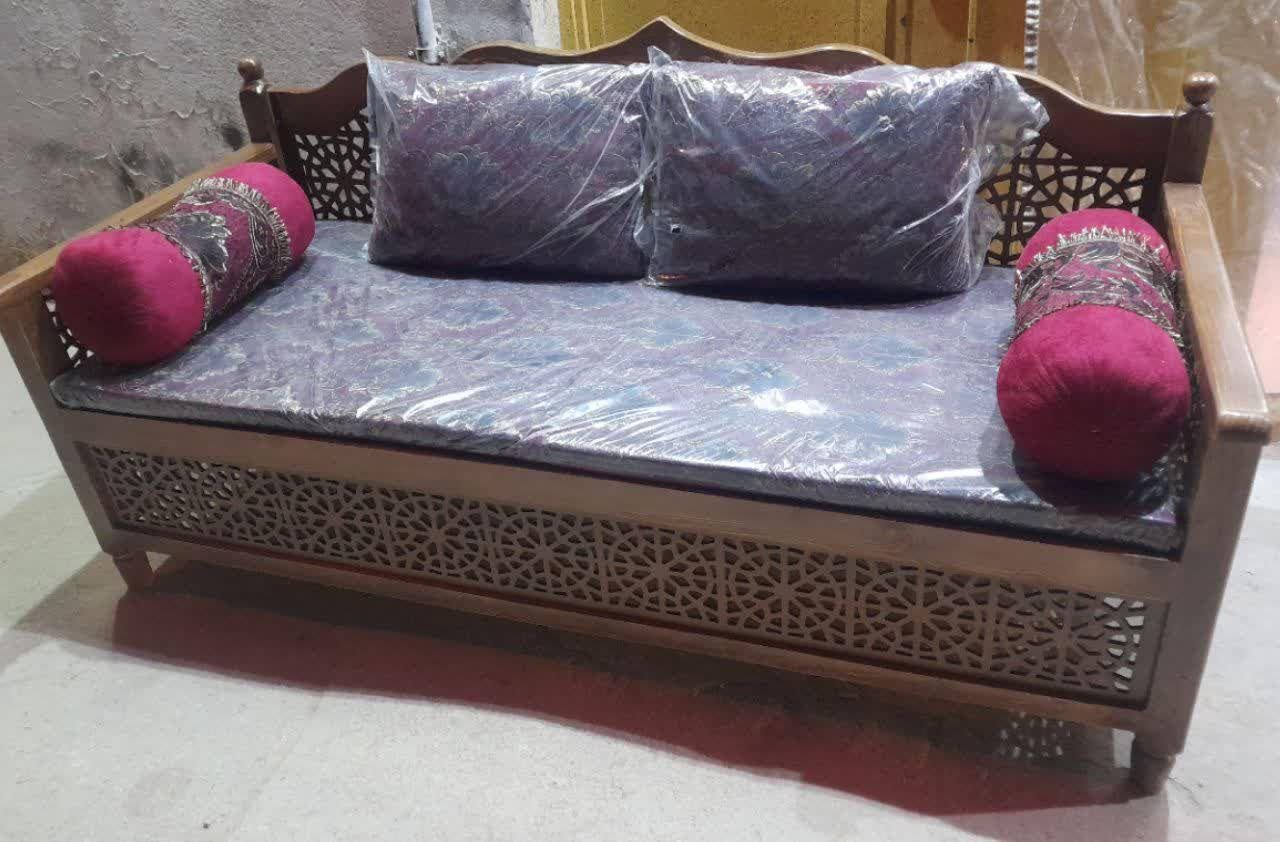 تخت سنتی|مبلمان خانگی و میز عسلی|اصفهان, دوطفلان|دیوار