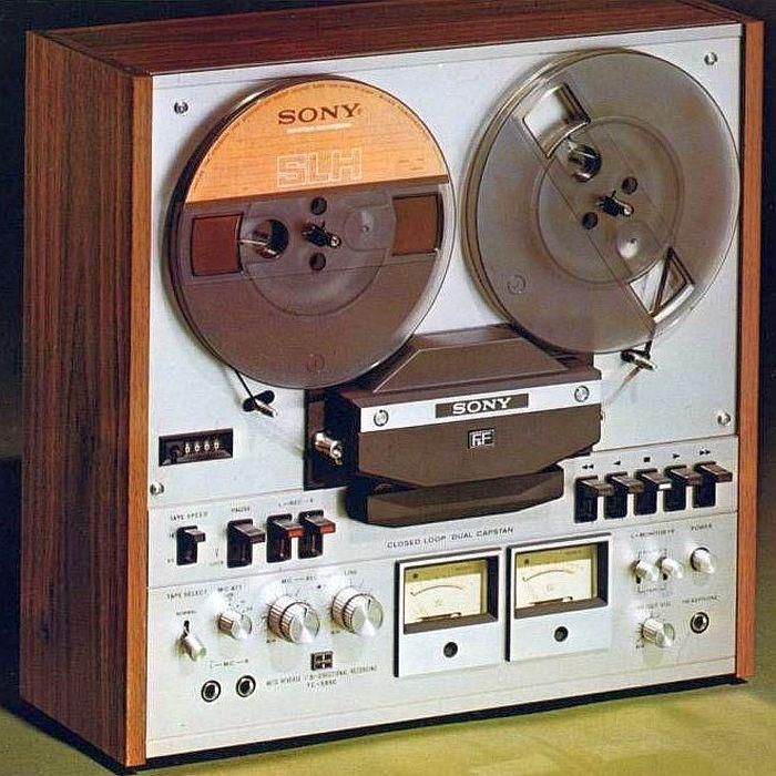 صفحه گرامافون|کلکسیون اشیاء عتیقه|شیراز, بعثت|دیوار