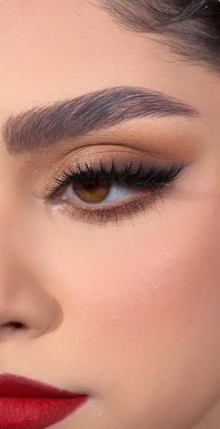 انجام و آموزش خدمات میکاپ و رنگ لایت تخصصی|خدمات آرایشگری و زیبایی|مشهد, کوی سیدی|دیوار