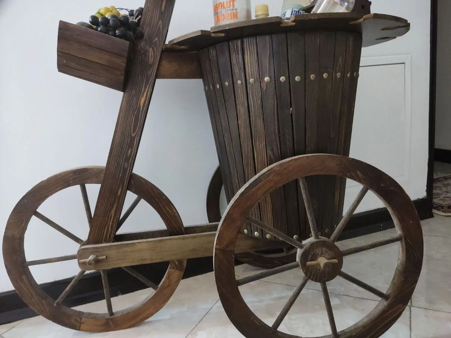 میز بار چرخ چوبی|صنایع دستی و سایر لوازم تزئینی|کرج, باغستان|دیوار