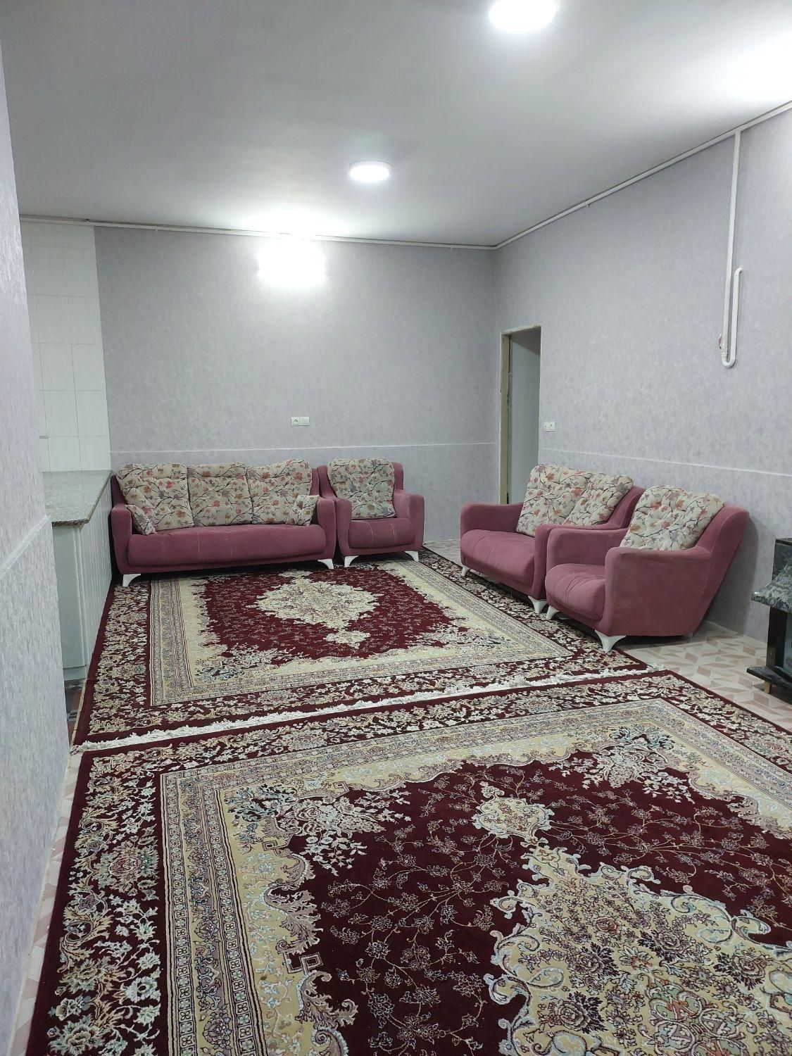 اجاره خانه مبله باغبهادران نزدیک زاینده رود|اجارهٔ کوتاه‌مدت آپارتمان و سوئیت|باغ بهادران, |دیوار
