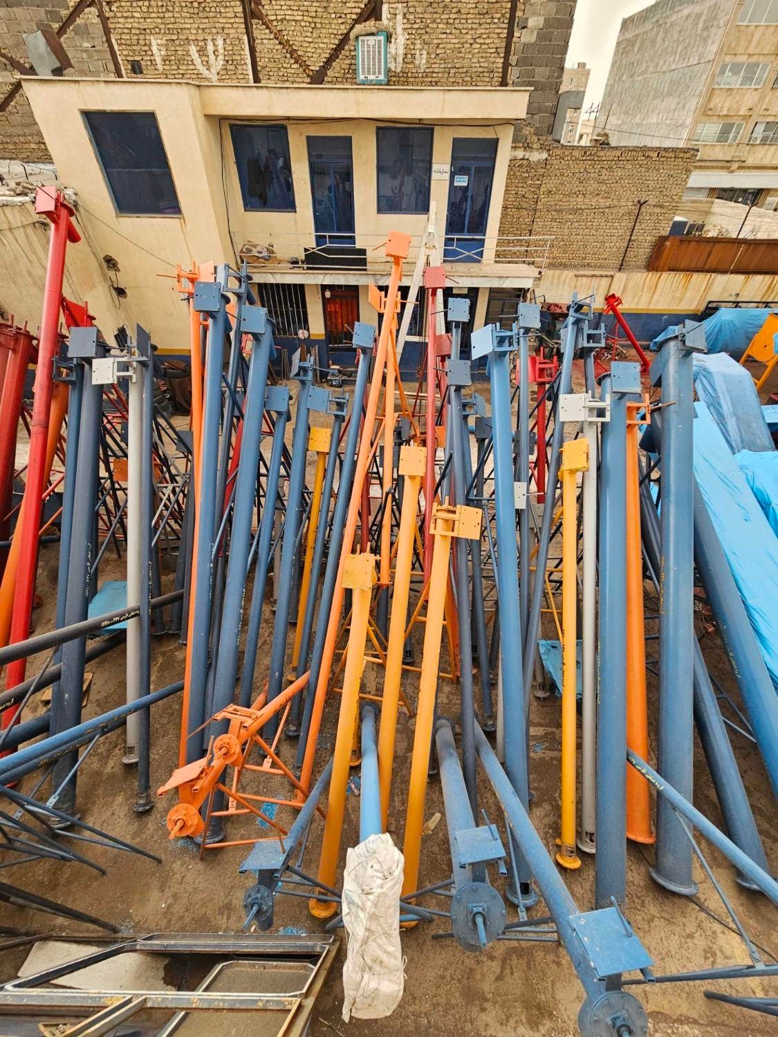سیلو سیمان بچینگ سیلوسیمان بالابر نوارنقاله اسکرو|ماشین‌آلات صنعتی|کرج, باغستان|دیوار