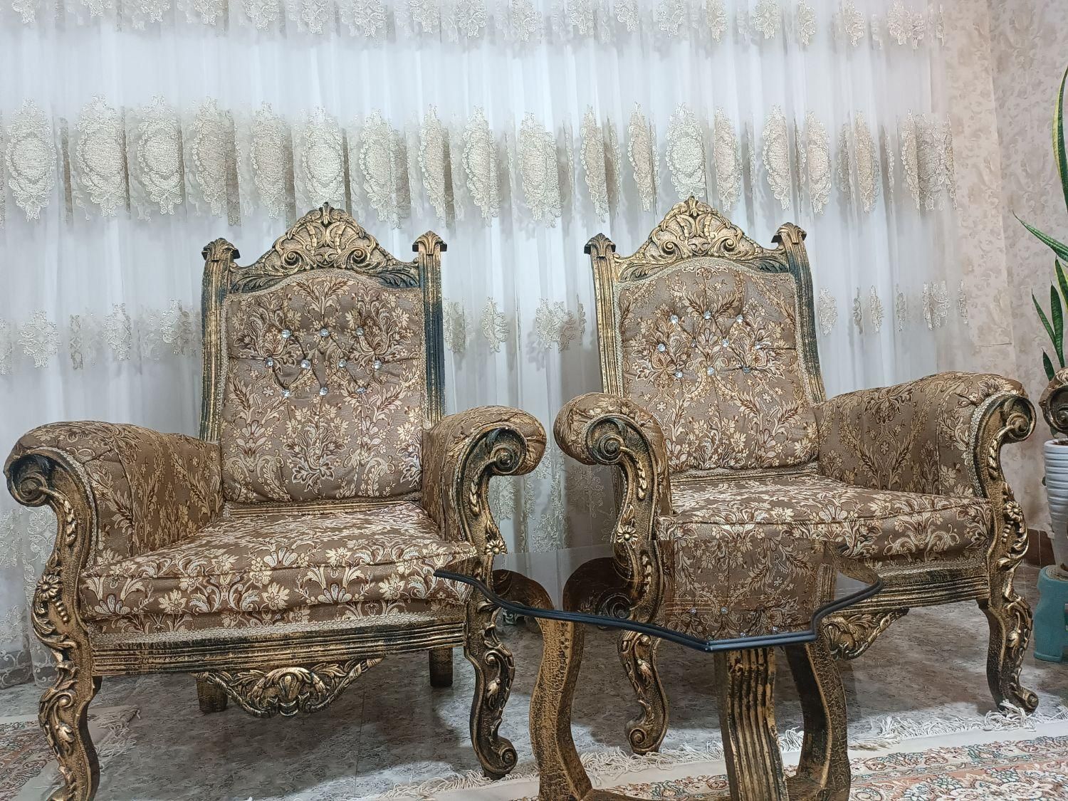 مبل سلطنتی 9نفره شیک همراه میز جلویی|مبلمان خانگی و میز عسلی|تاکستان, |دیوار