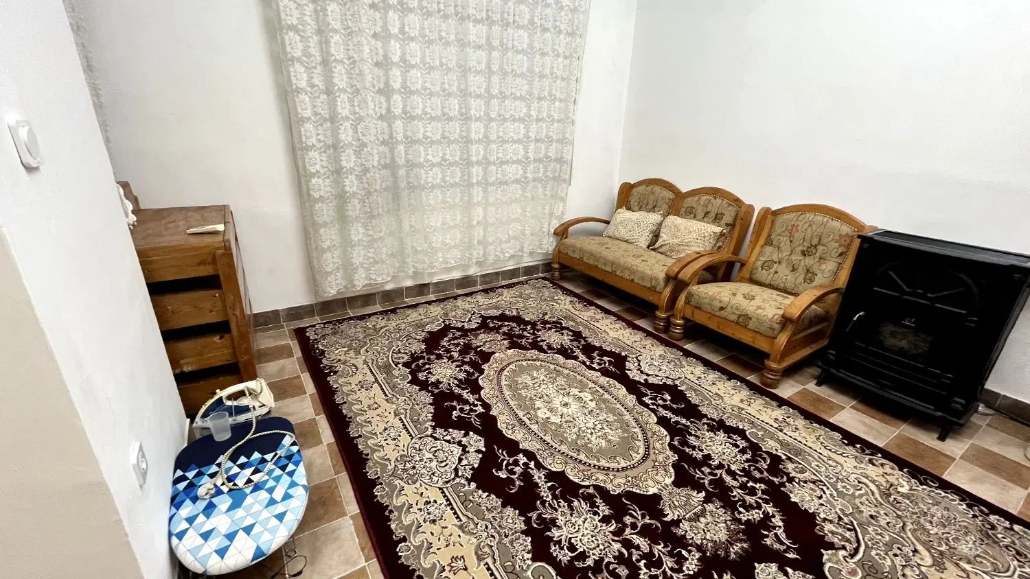 اجاره روزانه چند قدمی بازار و شهرداری رشت|اجارهٔ کوتاهمدت آپارتمان و سوئیت|رشت, بازار|دیوار