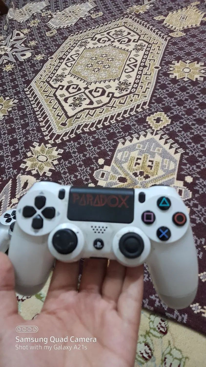 Ps4 اسلیم 2 دسته و دارای کابل شارژر اورجینال|کنسول، بازی ویدئویی و آنلاین|اصفهان, کوی امام|دیوار
