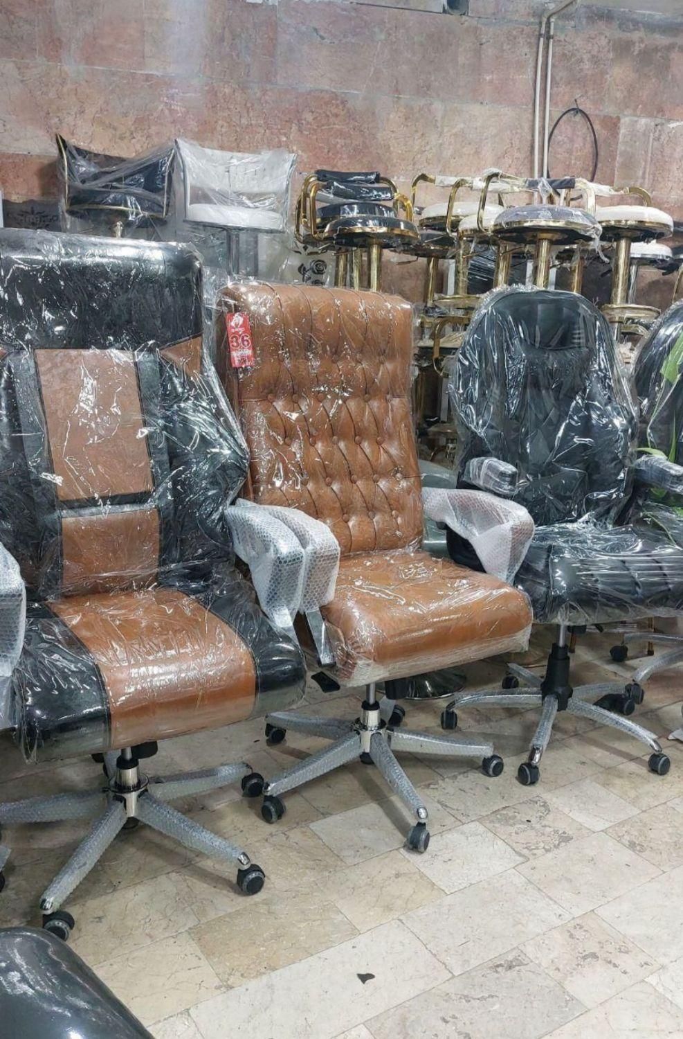 صندلی اداری مدیریت چرخدار و ثابت|مبلمان اداری|مشهد, طلاب|دیوار