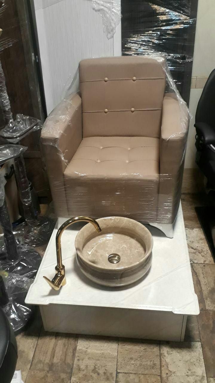 مبل پدیکور با استیج فومیزه ضد آب|آرایشگاه و سالنهای زیبایی|اصفهان, ملاصدرا|دیوار