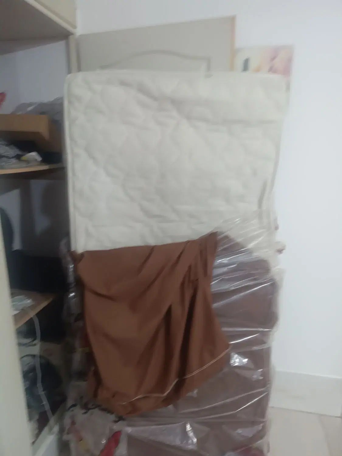 خوش خواب|تشک تختخواب|کرج, ساسانی (قلمستان)|دیوار