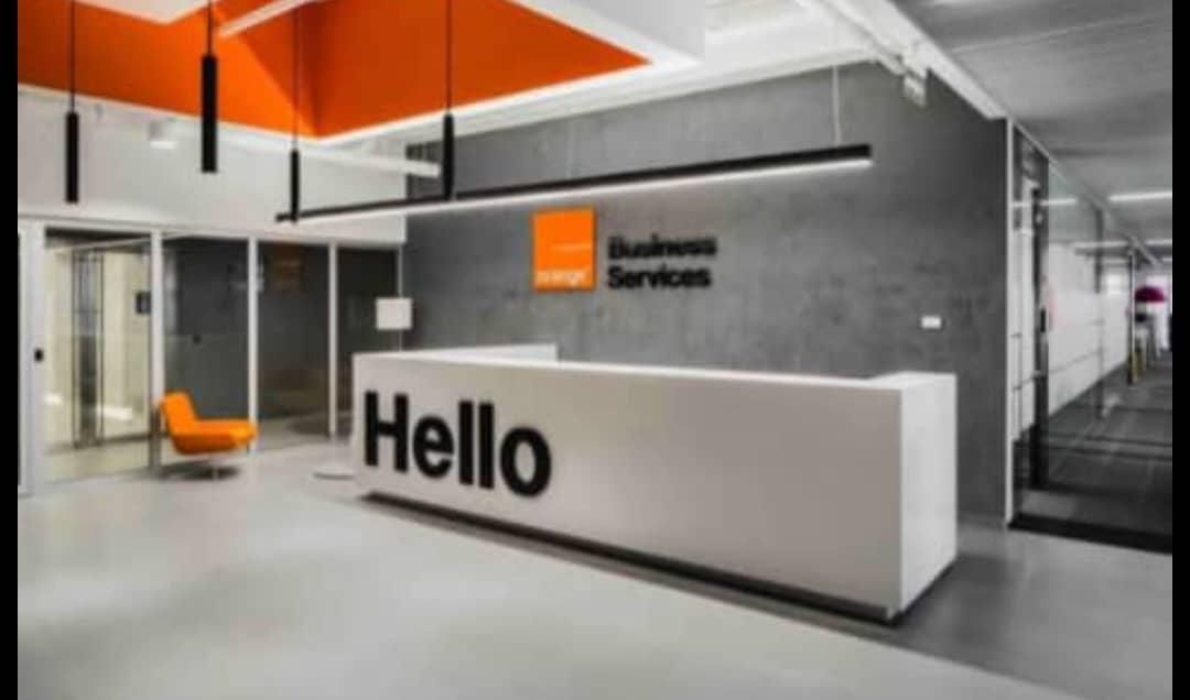 میز صندلی املاک درمانگاه پیشخوان مبل کانتر هایگلاس|دفتر کار|ایلام, |دیوار