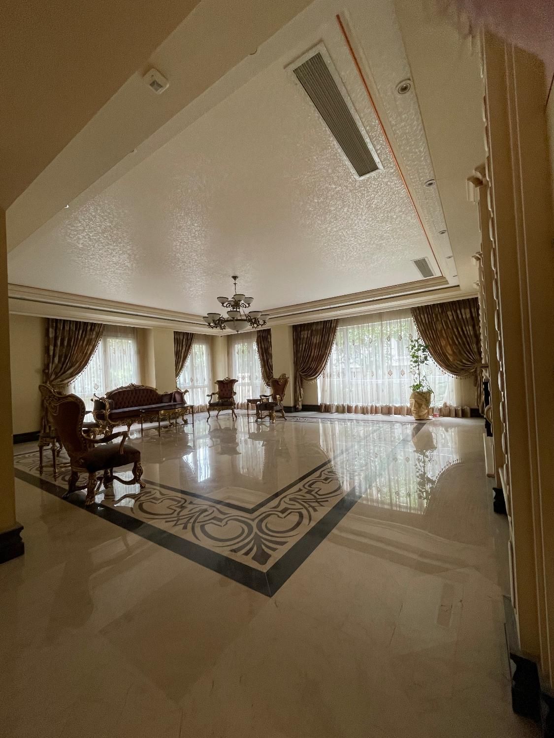 لوکیشن دیپلمات فرمانیه شرقی ۳۶۰ متر luxury|اجارهٔ آپارتمان|تهران, فرمانیه|دیوار