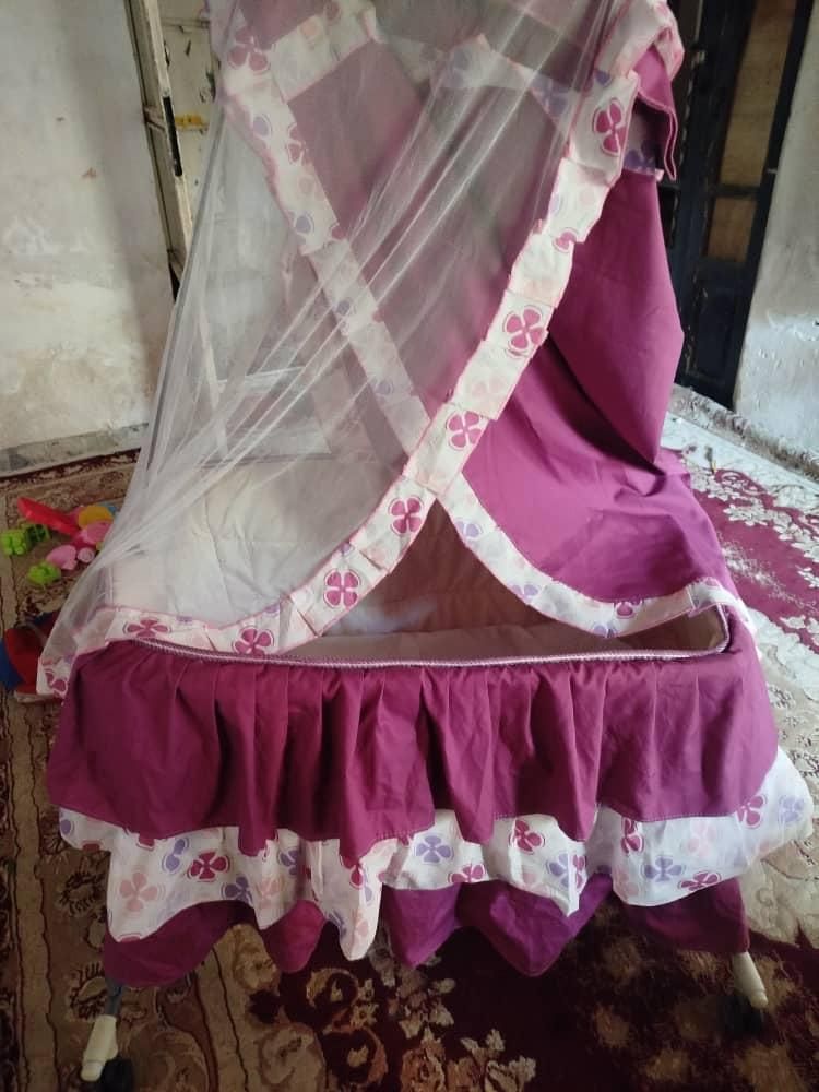 تخت گهواره ای کودک|اسباب و اثاث بچه|کرمان, |دیوار