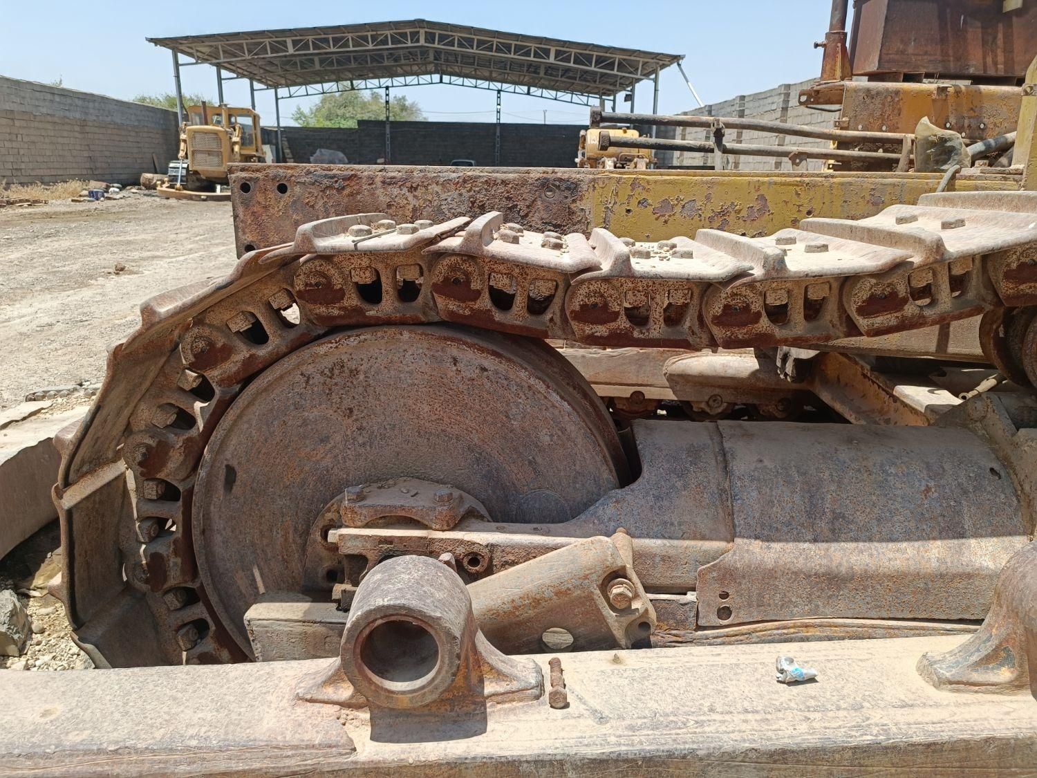 موتور گیربکس رادیاتور زنجیر کلنگ بلدوزرD8 Cat|قطعات یدکی و لوازم جانبی|دزفول, |دیوار