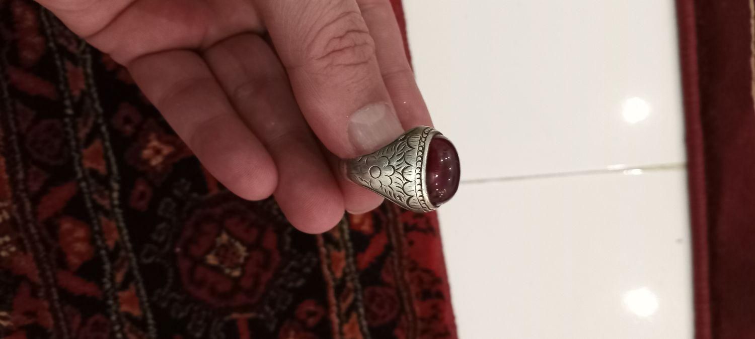 تعدادی انگشتر نقره ویک نشان کهنه|جواهرات|رشت, توشیبا|دیوار