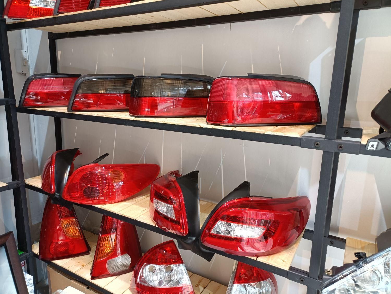 +مرکز فروش چراغ جات و جلوبندی و جلو پنجره +|قطعات یدکی و لوازم جانبی|مشهد, هفده شهریور|دیوار